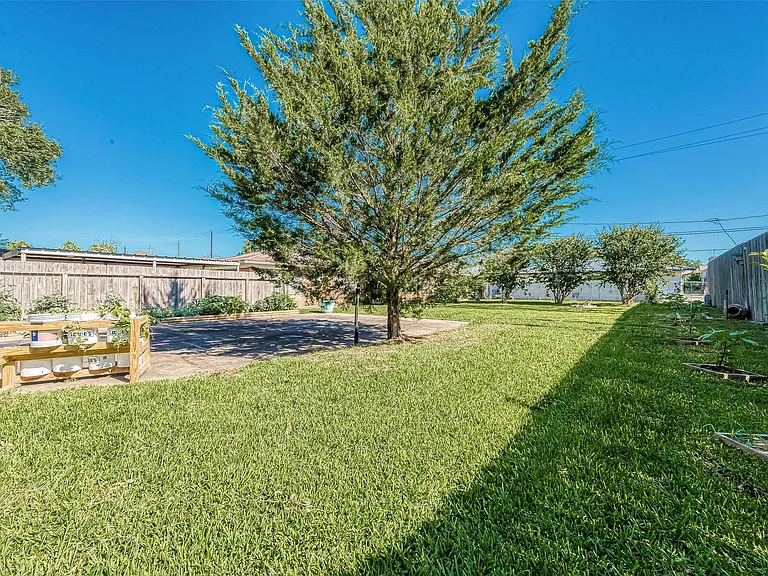 3426 Bradford St — Photo 40