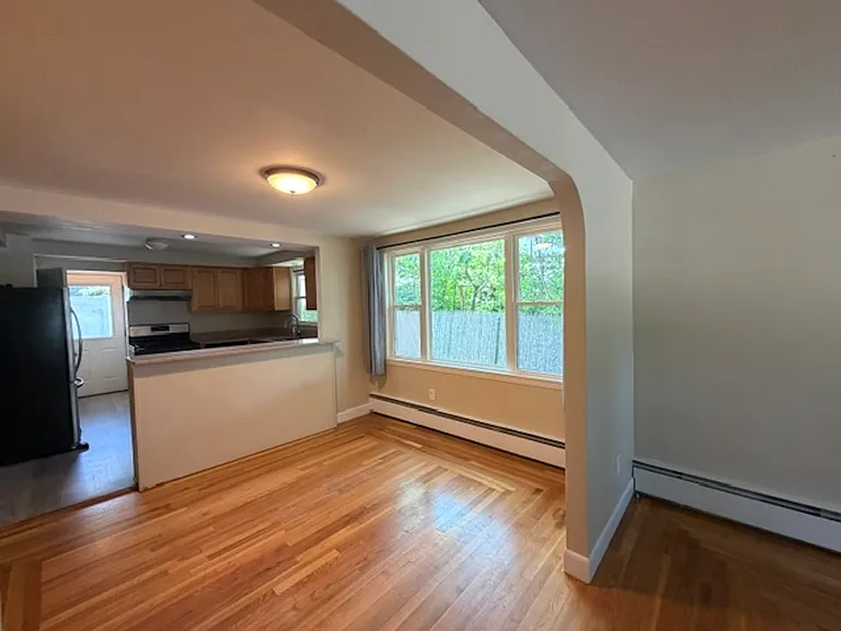 652 East Ave — Photo 6
