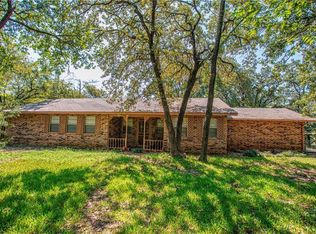 380 Woodbine Estates Rd, Gainesville, TX 76240