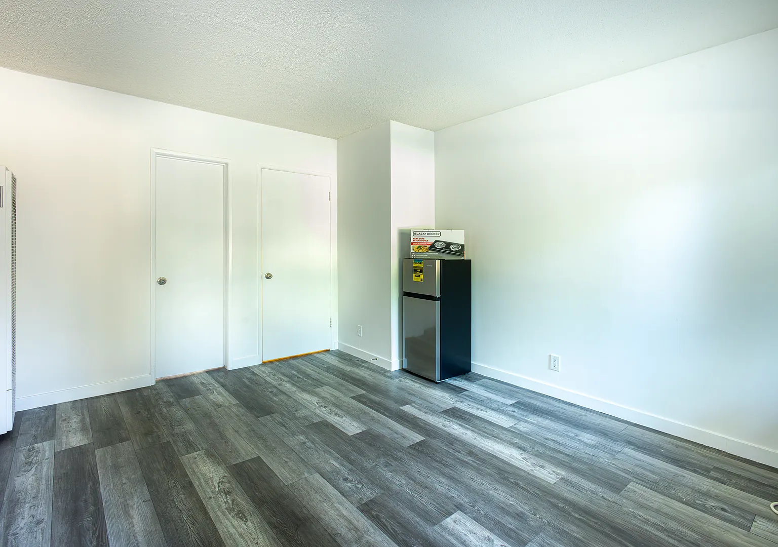Laurel Cyn 6820 — Photo 2