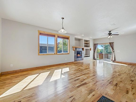 3rd image of 2984 Ariel Dr