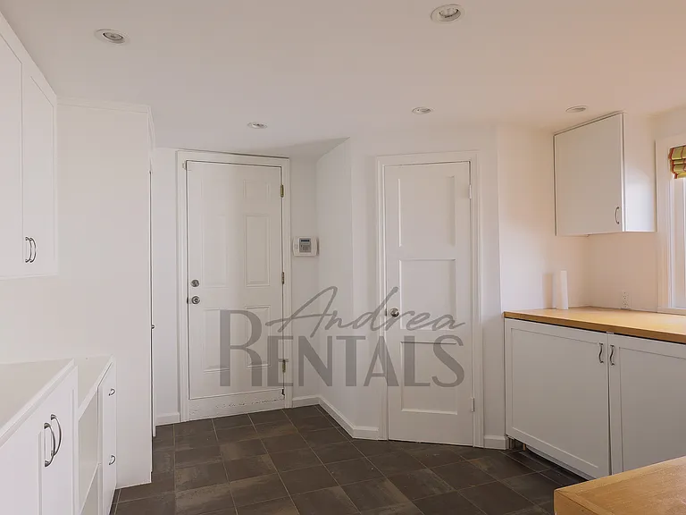5555 Harbord Dr — Photo 29