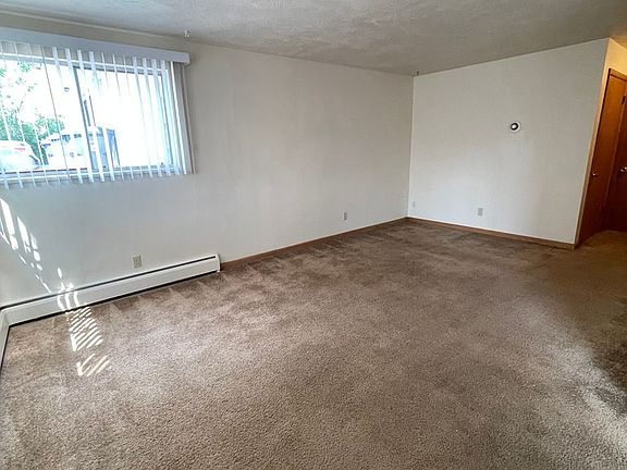 5th image of 2527 N Garfield Ave