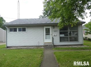 920 Hawley St, Taylorville, IL 62568