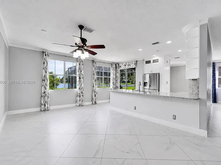 963 Falling Water Rd — Photo 14