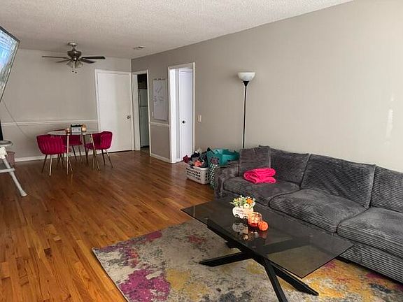 5th image of 1845 Dana Ln