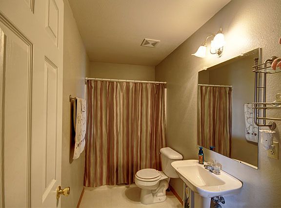2nd Bathroom  