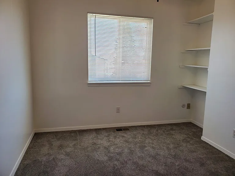 2377 Shawnee Dr — Photo 17