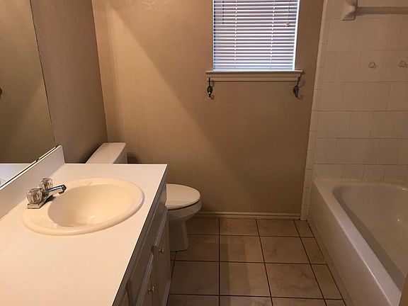 5th image of 407 Kline Ave Unit 1
