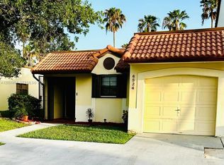 Townhomes Of Country Lake, Hialeah, FL 33015