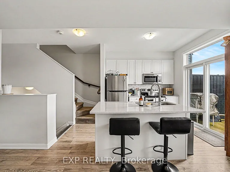 108 Teelin Cir — Photo 12