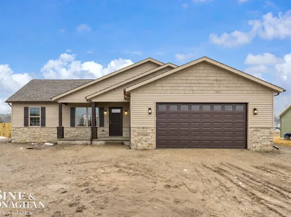 240 Oregon Ave, Marysville, MI 48040