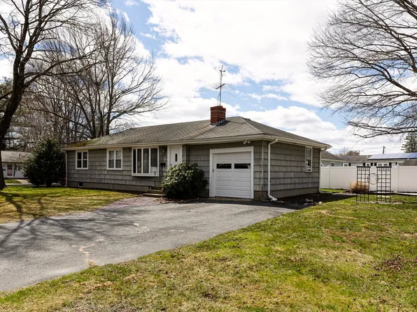 13 Ballydrain Rd, Framingham, MA 01701