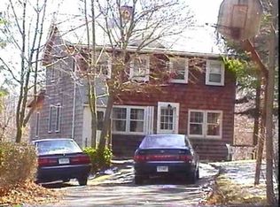 32 Bowhay Hill Rd, Branford, CT 06405