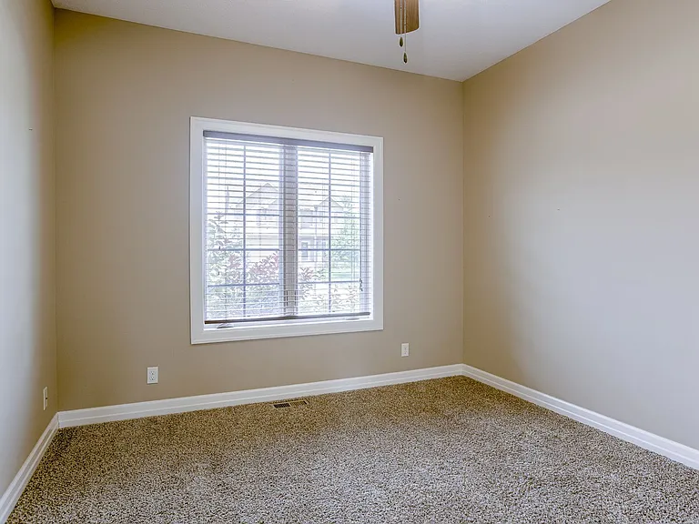 12619 S 83rd St — Photo 16