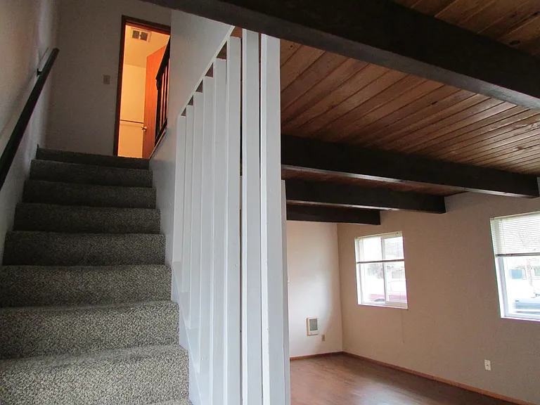 1695 NW Division St #6 — Photo 7