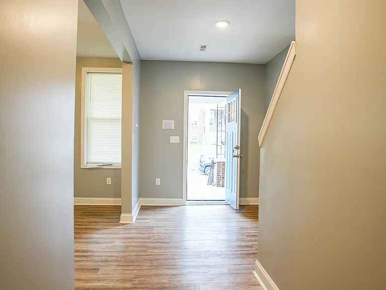 605 Allendale St — Photo 2