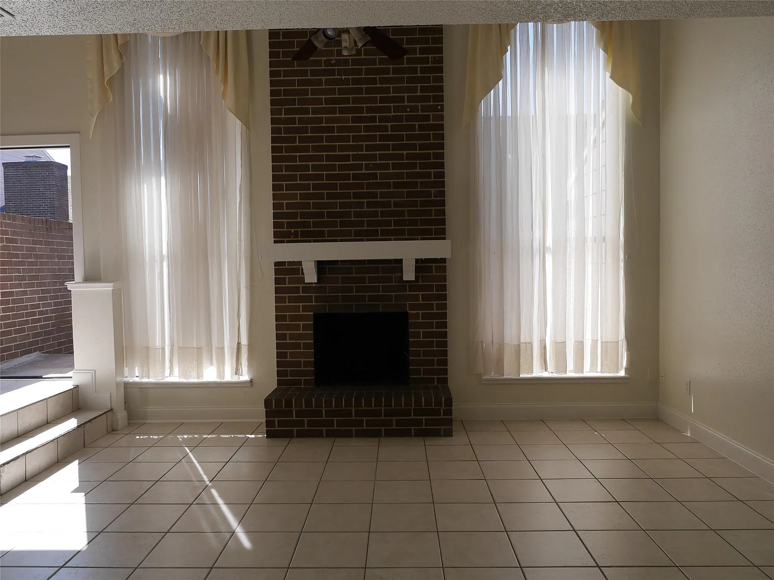 2 bed, 1.5 bath, 1254 sqft, $1,500 — Photo 3