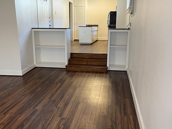5th image of 2605 Stanford St #B