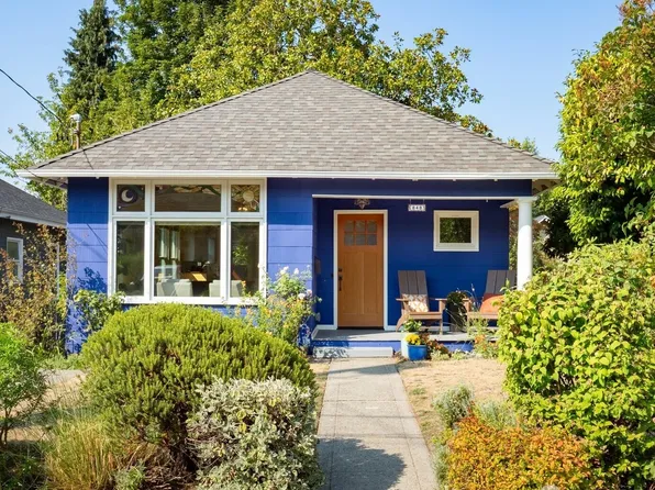 848 NE 57th Street, Seattle, WA 98105
