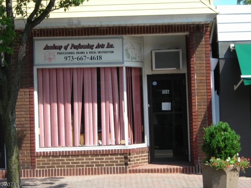 1st image of 165 Franklin Ave