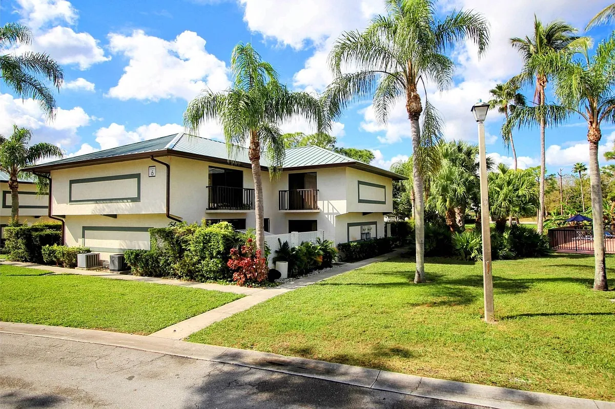 Building Photo - Sabal Palm Villas