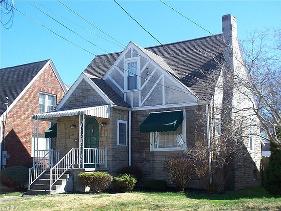 2nd image of 2412 Oak St