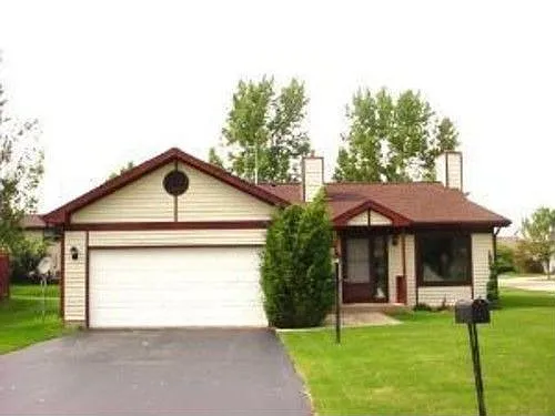 4 Redwood Ct photo 1