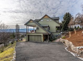 1377 Highcrest Dr, Medford, OR