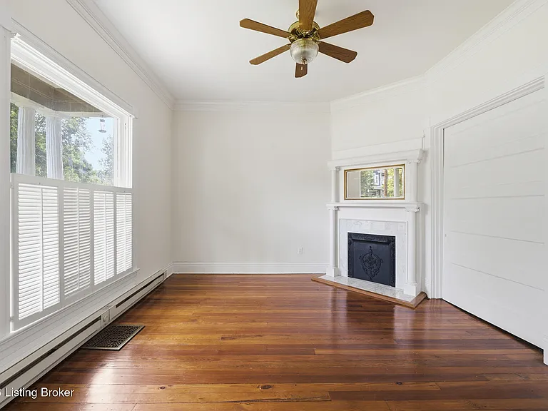 1290 Everett Ave — Photo 2