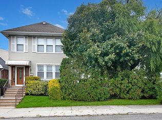 1915 150th St, Whitestone, NY 11357