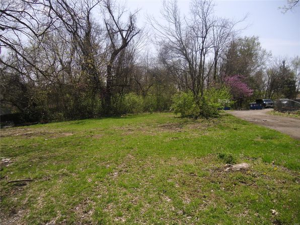6 N 95th St, Belleville, IL 62223