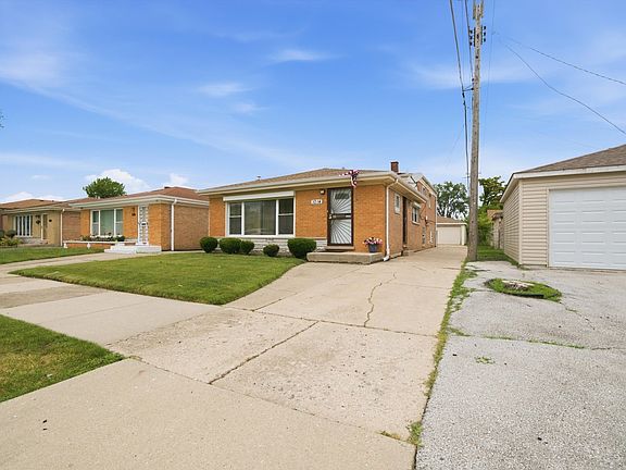 2nd image of 1014 W 109th Pl