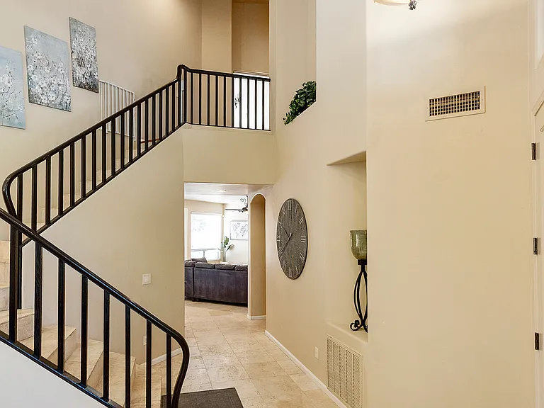 6419 E Betty Elyse Ln — Photo 5
