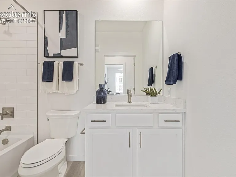 2232 Arikaree Hts #305 — Photo 18