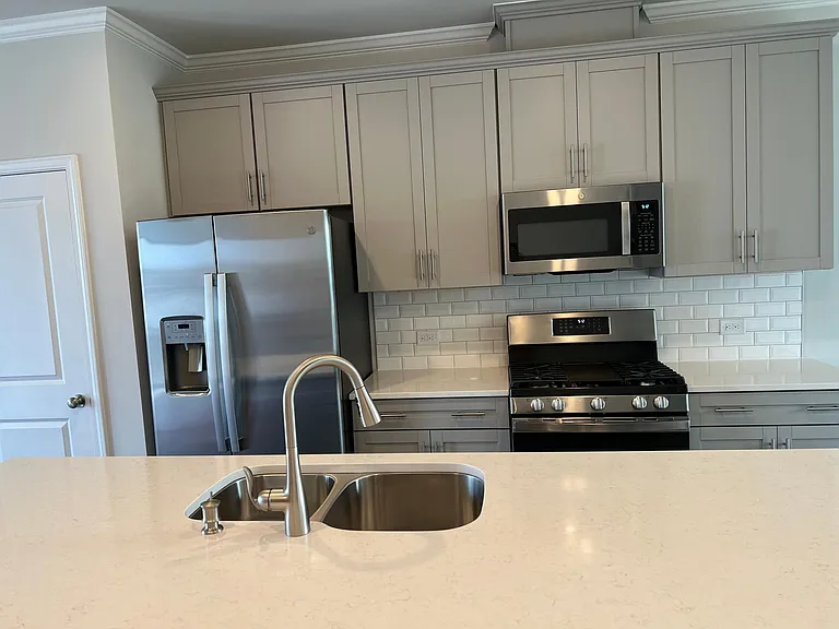 640 Gimari Dr — Photo 8