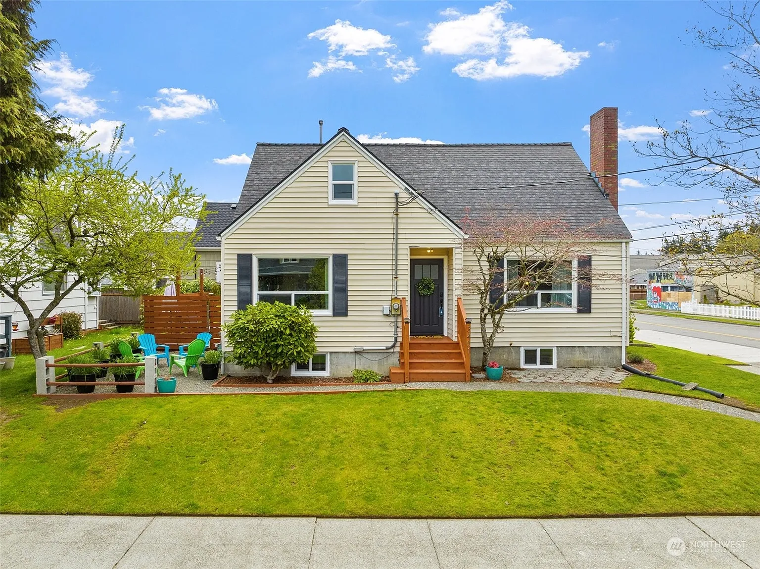 3401 N Madison photo 1