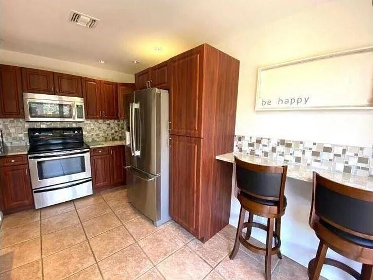 5705 Fox Hollow Dr #B — Photo 6