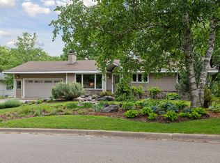 10260 S Oak Shore Dr, Lakeville, MN 55044