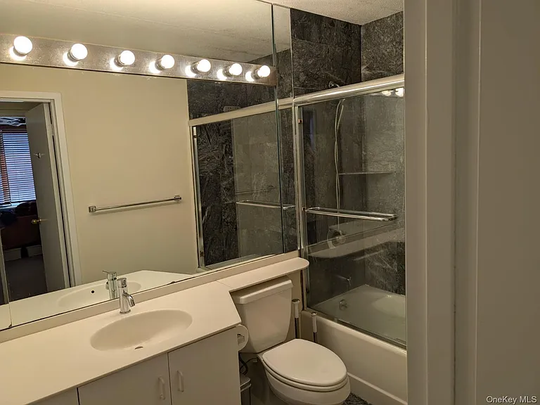 4 Martine Ave #709 — Photo 14