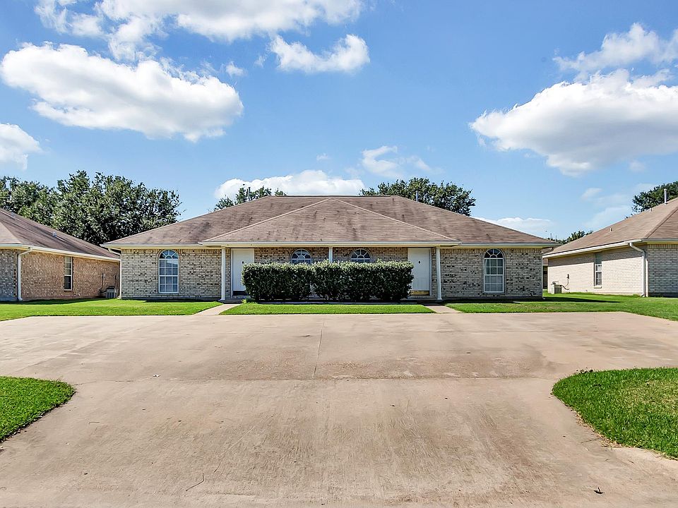 1st image of 1706 Medina Dr