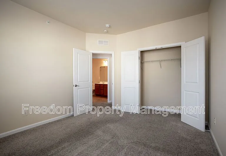 7408 Brunson Cir — Photo 40