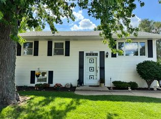 410 Holden Ave, Romeoville, IL 60446