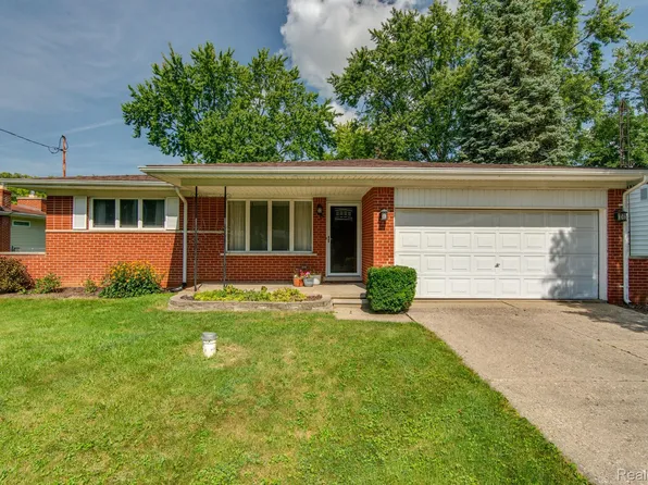 1092 Trotwood Ln, Flint, MI 48507