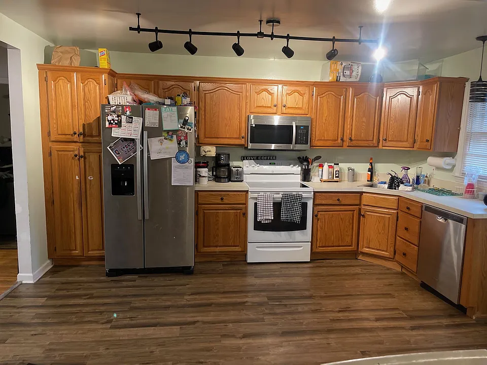 7 Eberly Dr
