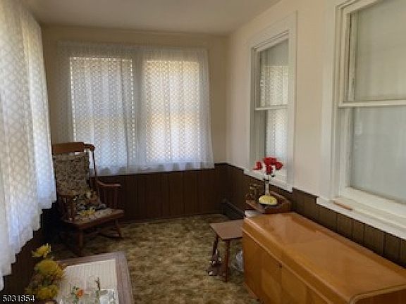 3rd image of 1141 Knopf St