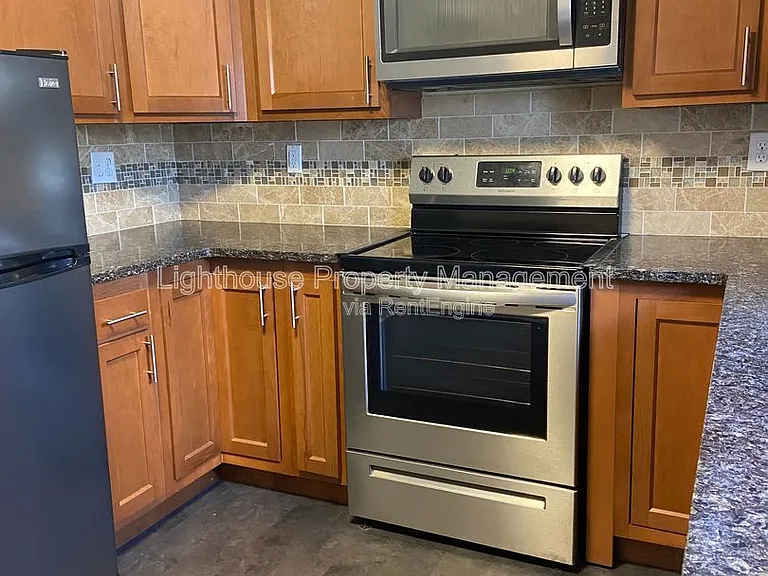 223 E North St #2 — Photo 4