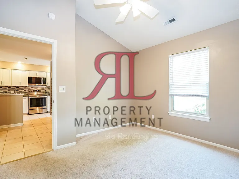 1241 Rivercrest Dr S #B — Photo 9