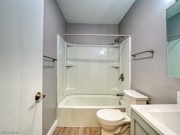 3rd image of 3641 Beaumont Dr Unit 1