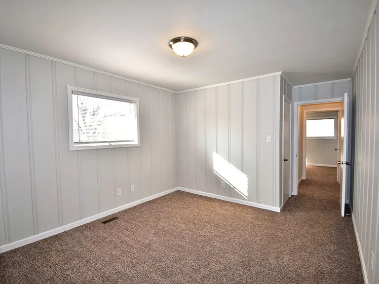 907 Dogwood Dr — Photo 9